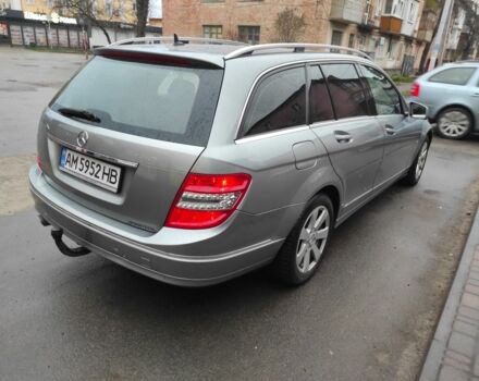 Серый Мерседес 250, объемом двигателя 2 л и пробегом 381 тыс. км за 9000 $, фото 3 на Automoto.ua