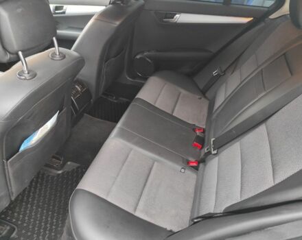 Серый Мерседес 250, объемом двигателя 2 л и пробегом 381 тыс. км за 9000 $, фото 6 на Automoto.ua