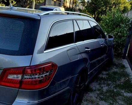 Серый Мерседес 250, объемом двигателя 2.2 л и пробегом 339 тыс. км за 14500 $, фото 3 на Automoto.ua