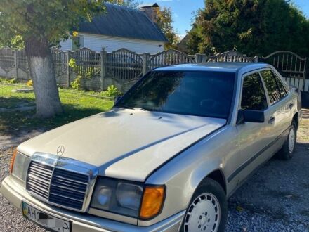 Мерседес 250 1986 в Виннице на Automoto.ua Серый Мерседес 250, объемом двигателя 2.5 л и пробегом 400 тыс. км за 1207 $, фото 1 на Automoto.ua