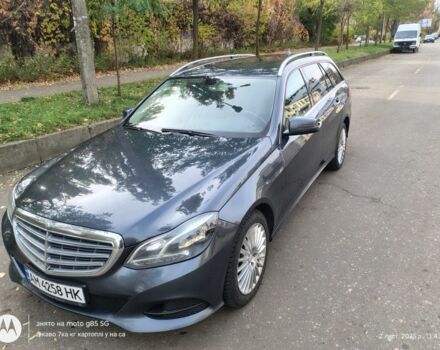 Серый Мерседес 250, объемом двигателя 2.1 л и пробегом 260 тыс. км за 15500 $, фото 1 на Automoto.ua