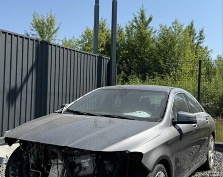 Сірий Мерседес 250, об'ємом двигуна 2 л та пробігом 100 тис. км за 12000 $, фото 1 на Automoto.ua