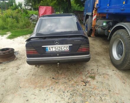 Синій Мерседес 250, об'ємом двигуна 2.5 л та пробігом 75 тис. км за 2500 $, фото 2 на Automoto.ua