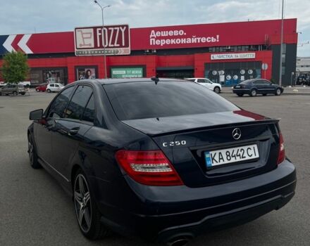 Синий Мерседес 250, объемом двигателя 1.8 л и пробегом 217 тыс. км за 12000 $, фото 3 на Automoto.ua
