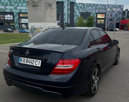 Синий Мерседес 250, объемом двигателя 1.8 л и пробегом 217 тыс. км за 12000 $, фото 2 на Automoto.ua