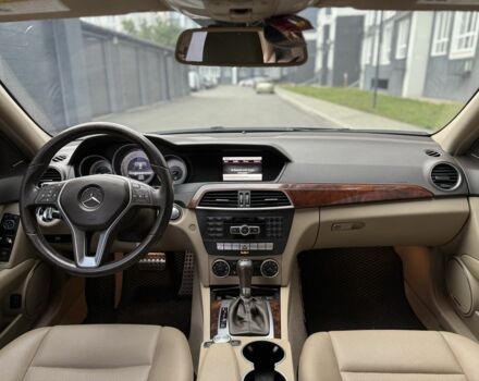 Синий Мерседес 250, объемом двигателя 1.8 л и пробегом 155 тыс. км за 11900 $, фото 15 на Automoto.ua