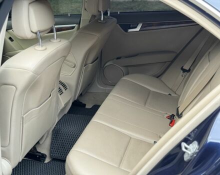 Синий Мерседес 250, объемом двигателя 1.8 л и пробегом 155 тыс. км за 11900 $, фото 16 на Automoto.ua