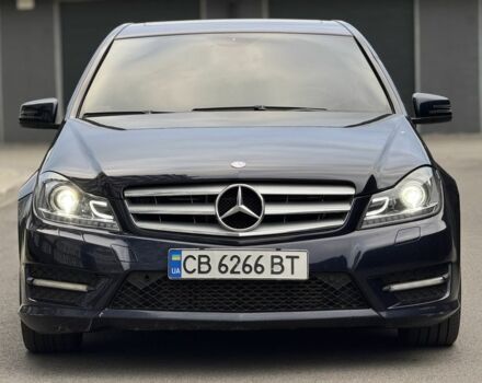 Синий Мерседес 250, объемом двигателя 1.8 л и пробегом 155 тыс. км за 11900 $, фото 5 на Automoto.ua