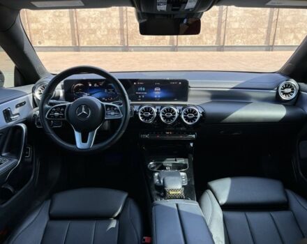 Синий Мерседес 250, объемом двигателя 2 л и пробегом 141 тыс. км за 27500 $, фото 5 на Automoto.ua