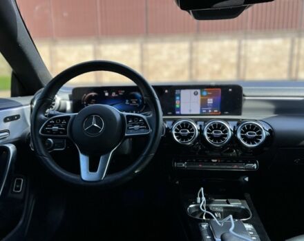 Синий Мерседес 250, объемом двигателя 2 л и пробегом 141 тыс. км за 27500 $, фото 4 на Automoto.ua