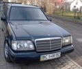 Синий Мерседес 250, объемом двигателя 2.5 л и пробегом 450 тыс. км за 1900 $, фото 2 на Automoto.ua