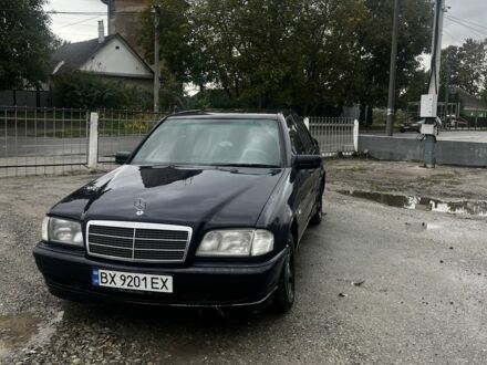 Синій Мерседес 250, об'ємом двигуна 2.4 л та пробігом 450 тис. км за 2650 $, фото 1 на Automoto.ua