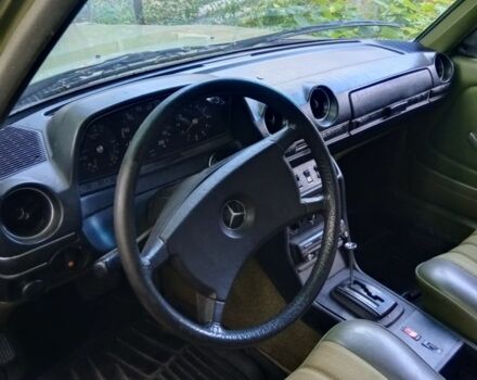 Зелений Мерседес 250, об'ємом двигуна 2.5 л та пробігом 210 тис. км за 3000 $, фото 6 на Automoto.ua