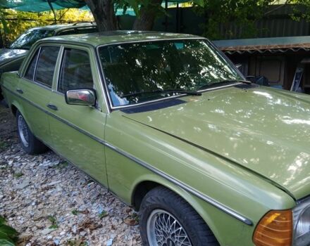 Зелений Мерседес 250, об'ємом двигуна 2.5 л та пробігом 210 тис. км за 3000 $, фото 2 на Automoto.ua