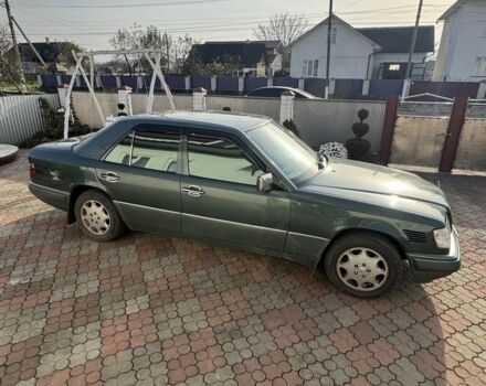 Зелений Мерседес 250, об'ємом двигуна 2.5 л та пробігом 635 тис. км за 3400 $, фото 3 на Automoto.ua