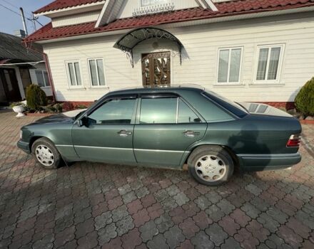 Зелений Мерседес 250, об'ємом двигуна 2.5 л та пробігом 635 тис. км за 3400 $, фото 1 на Automoto.ua