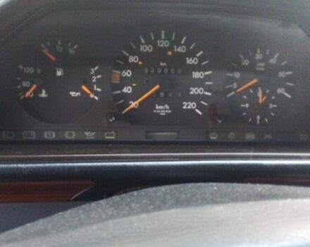 Зелений Мерседес 250, об'ємом двигуна 2.5 л та пробігом 299 тис. км за 4875 $, фото 18 на Automoto.ua