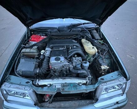 Зеленый Мерседес 250, объемом двигателя 2.5 л и пробегом 380 тыс. км за 1779 $, фото 7 на Automoto.ua