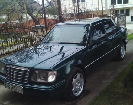 Зелений Мерседес 250, об'ємом двигуна 2.5 л та пробігом 299 тис. км за 4875 $, фото 1 на Automoto.ua