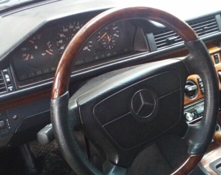 Зелений Мерседес 250, об'ємом двигуна 2.5 л та пробігом 299 тис. км за 4875 $, фото 6 на Automoto.ua