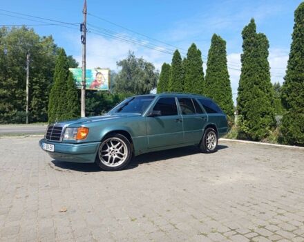Зеленый Мерседес 250, объемом двигателя 2.5 л и пробегом 380 тыс. км за 2500 $, фото 1 на Automoto.ua