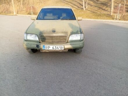 Мерседес 250 1995 в Светловдске на Automoto.ua Зеленый Мерседес 250, объемом двигателя 2.5 л и пробегом 450 тыс. км за 918 $, фото 1 на Automoto.ua
