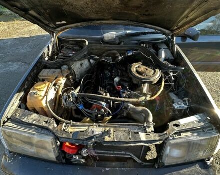 Чорний Мерседес 260, об'ємом двигуна 2.6 л та пробігом 450 тис. км за 2500 $, фото 7 на Automoto.ua