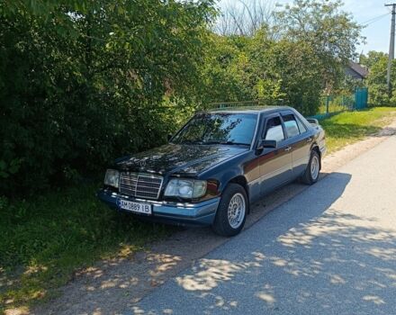 Черный Мерседес 260, объемом двигателя 2.6 л и пробегом 551 тыс. км за 3200 $, фото 3 на Automoto.ua