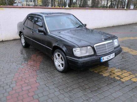 Мерседес 260 1991 в Виннице на Automoto.ua Черный Мерседес 260, объемом двигателя 2 л и пробегом 1 тыс. км за 1650 $, фото 1 на Automoto.ua