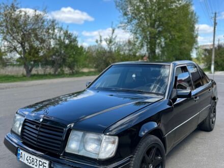 Мерседес 260 1992 в Киеве на Automoto.ua Черный Мерседес 260, объемом двигателя 2.6 л и пробегом 500 тыс. км за 2700 $, фото 1 на Automoto.ua