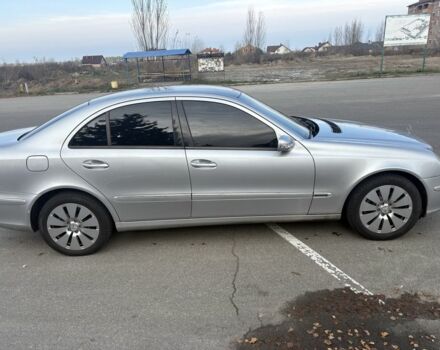 Серый Мерседес 260, объемом двигателя 2.6 л и пробегом 300 тыс. км за 6800 $, фото 5 на Automoto.ua