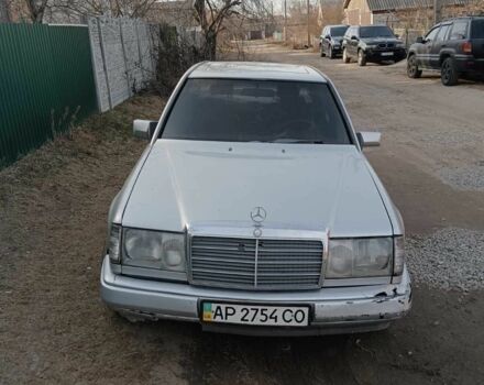 Сірий Мерседес 260, об'ємом двигуна 2.6 л та пробігом 400 тис. км за 600 $, фото 2 на Automoto.ua