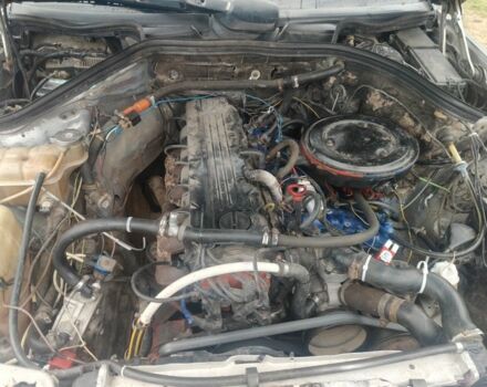 Серый Мерседес 260, объемом двигателя 3 л и пробегом 2 тыс. км за 1050 $, фото 6 на Automoto.ua