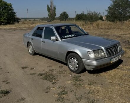 Мерседес 260 1988 у Новомосковске на Automoto.ua Сірий Мерседес 260, об'ємом двигуна 2.6 л та пробігом 400 тис. км за 1500 $, фото 4 на Automoto.ua