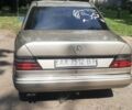 Сірий Мерседес 260, об'ємом двигуна 2.6 л та пробігом 200 тис. км за 1500 $, фото 1 на Automoto.ua