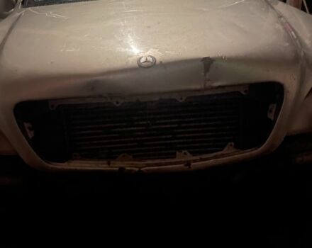 Серый Мерседес 260, объемом двигателя 2.7 л и пробегом 26 тыс. км за 4000 $, фото 5 на Automoto.ua