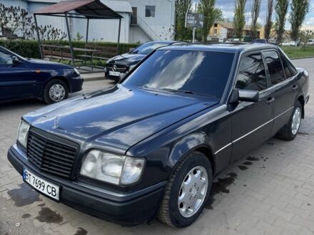 Мерседес 260 1987 в Сумах на Automoto.ua Серый Мерседес 260, объемом двигателя 2.6 л и пробегом 376 тыс. км за 2200 $, фото 1 на Automoto.ua