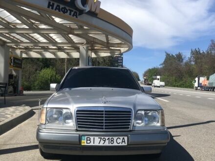 Мерседес 260 1992 в Харькове на Automoto.ua Серый Мерседес 260, объемом двигателя 2.6 л и пробегом 290 тыс. км за 2800 $, фото 1 на Automoto.ua