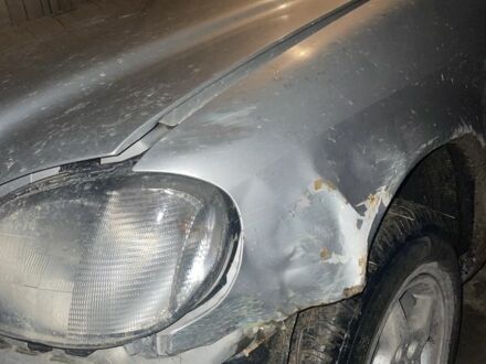 Серый Мерседес 260, объемом двигателя 2.7 л и пробегом 26 тыс. км за 4000 $, фото 1 на Automoto.ua