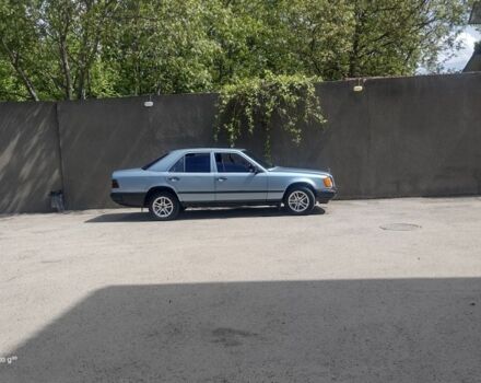 Синій Мерседес 260, об'ємом двигуна 2.6 л та пробігом 300 тис. км за 1350 $, фото 8 на Automoto.ua