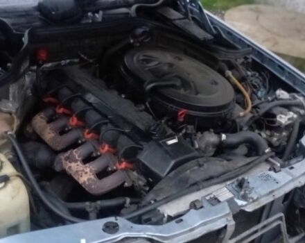 Синій Мерседес 260, об'ємом двигуна 2.5 л та пробігом 256 тис. км за 2500 $, фото 1 на Automoto.ua