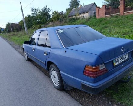 Синій Мерседес 260, об'ємом двигуна 2.6 л та пробігом 317 тис. км за 1100 $, фото 2 на Automoto.ua