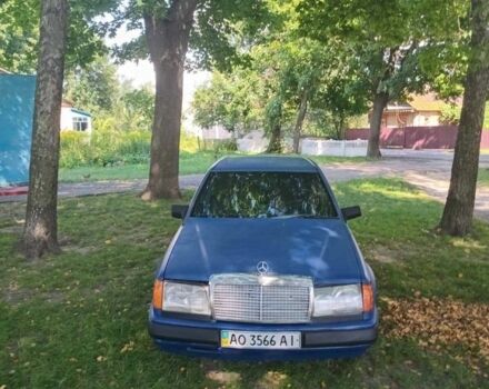 Синій Мерседес 260, об'ємом двигуна 2.5 л та пробігом 320 тис. км за 1450 $, фото 2 на Automoto.ua