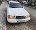 Білий Мерседес 280, об'ємом двигуна 2.8 л та пробігом 293 тис. км за 1700 $, фото 1 на Automoto.ua