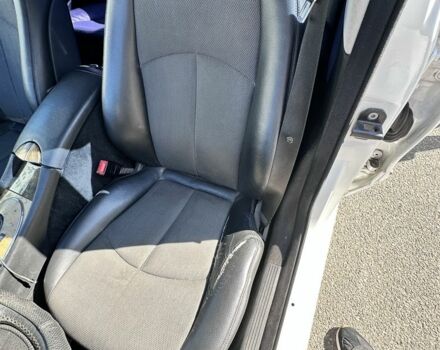 Белый Мерседес 280, объемом двигателя 3 л и пробегом 350 тыс. км за 7500 $, фото 12 на Automoto.ua