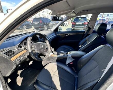 Белый Мерседес 280, объемом двигателя 3 л и пробегом 350 тыс. км за 7500 $, фото 11 на Automoto.ua