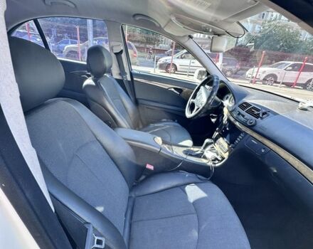 Белый Мерседес 280, объемом двигателя 3 л и пробегом 350 тыс. км за 7500 $, фото 8 на Automoto.ua