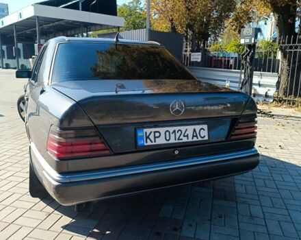 Черный Мерседес 280, объемом двигателя 2.8 л и пробегом 5 тыс. км за 2850 $, фото 2 на Automoto.ua