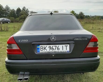 Чорний Мерседес 280, об'ємом двигуна 2.8 л та пробігом 300 тис. км за 2800 $, фото 4 на Automoto.ua
