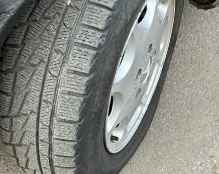 Черный Мерседес 280, объемом двигателя 2.8 л и пробегом 280 тыс. км за 1799 $, фото 7 на Automoto.ua